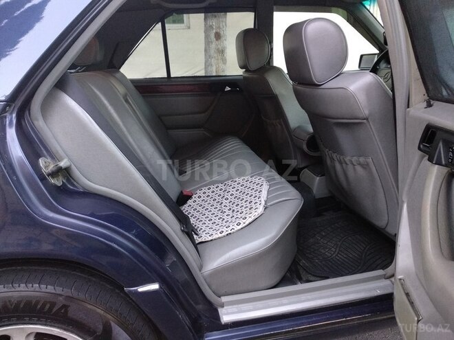Mercedes E 220 1995, 364,587 km - 2.2 л - Bakı