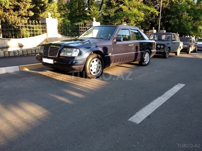 Mercedes E 220 1995, 364,587 km - 2.2 л - Bakı