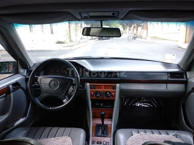 Mercedes E 220 1995, 364,587 km - 2.2 л - Bakı