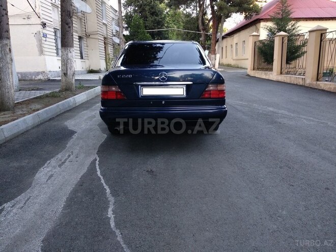 Mercedes E 220 1995, 364,587 km - 2.2 л - Bakı