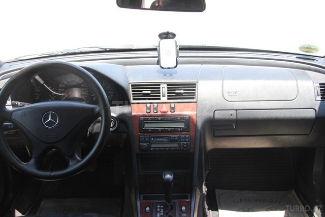 Mercedes C 200 1999, 253,000 km - 2.0 l - Bakı