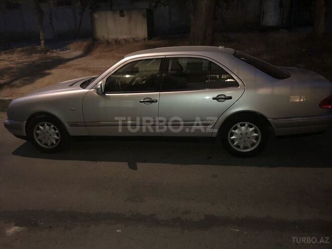 Mercedes E 240 1998, 300,000 km - 2.4 l - Bakı