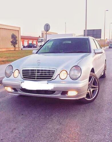 Mercedes E 220 2000, 370,000 km - 2.2 l - Bakı