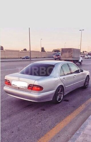 Mercedes E 220 2000, 370,000 km - 2.2 l - Bakı
