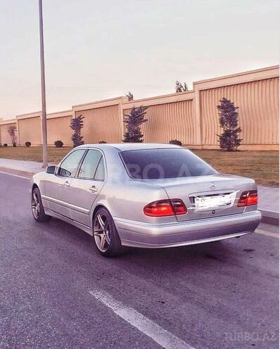 Mercedes E 220 2000, 370,000 km - 2.2 l - Bakı