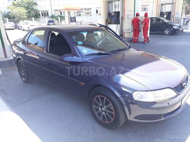 Opel Vectra 1996, 280,000 km - 1.6 l - Bakı