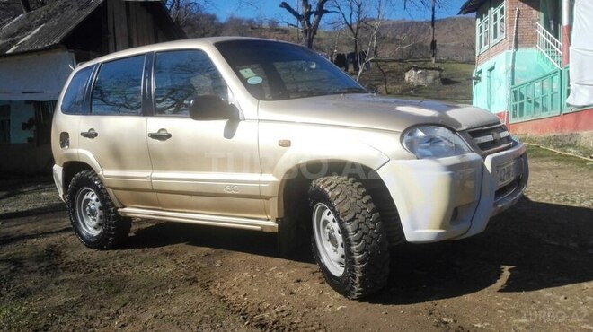 Chevrolet Niva 2004, 235,000 km - 1.9 l - Lənkəran