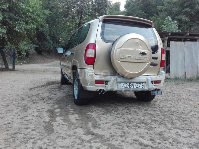 Chevrolet Niva 2004, 235,000 km - 1.9 l - Lənkəran