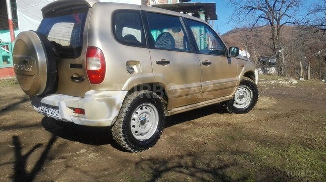 Chevrolet Niva 2004, 235,000 km - 1.9 l - Lənkəran