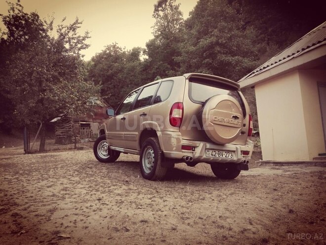 Chevrolet Niva 2004, 235,000 km - 1.9 l - Lənkəran
