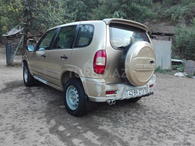 Chevrolet Niva 2004, 235,000 km - 1.9 l - Lənkəran