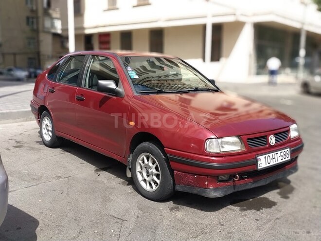 Volkswagen Polo 1995, 249,000 km - 1.4 l - Bakı