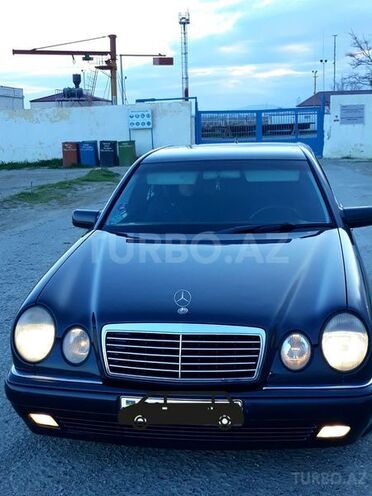Mercedes E 240 1999, 27,300 km - 2.4 l - Bakı