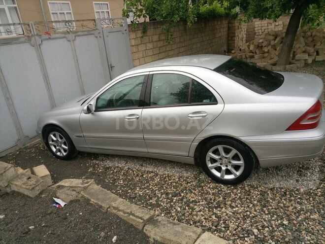 Mercedes C 200 2001, 207,000 km - 2.0 l - Qusar