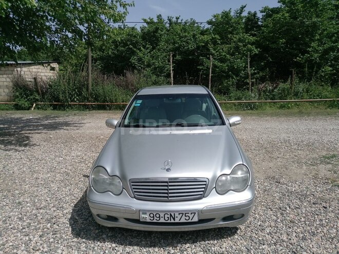 Mercedes C 200 2001, 207,000 km - 2.0 l - Qusar