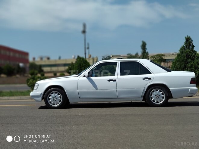 Mercedes E 200 1989, 380,000 km - 2.0 l - Bakı