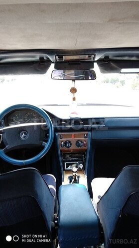 Mercedes E 200 1989, 380,000 km - 2.0 l - Bakı