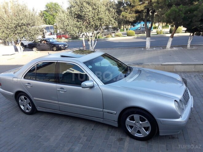 Mercedes E 240 2000, 342,000 km - 2.4 л - Sumqayıt
