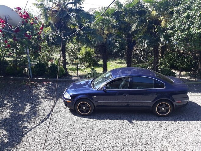Volkswagen Passat 2001, 200,000 km - 1.8 l - Lənkəran