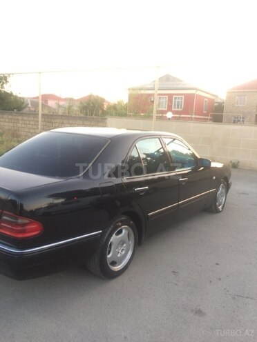 Mercedes E 240 1999, 279,000 km - 2.6 l - Bakı