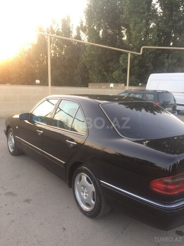 Mercedes E 240 1999, 279,000 km - 2.6 l - Bakı