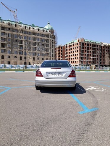 Mercedes E 220 2002, 310,000 km - 2.2 l - Bakı