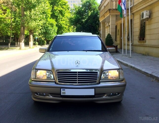 Mercedes C 220 1999, 260,000 km - 2.2 l - Bakı