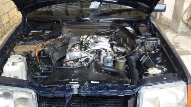 Mercedes E 200 1992, 352,841 km - 2.0 l - Gəncə