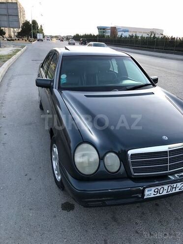 Mercedes E 200 1996, 415,000 km - 2.0 л - Bakı