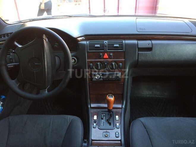 Mercedes E 200 1996, 387,000 km - 2.0 l - Bakı