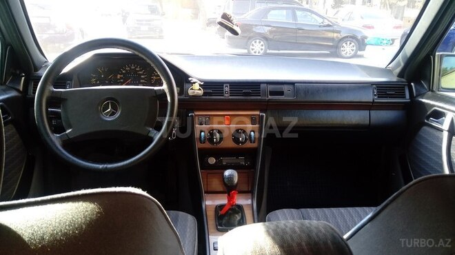 Mercedes E 200 1989, 110,562 km - 2.0 л - Bakı