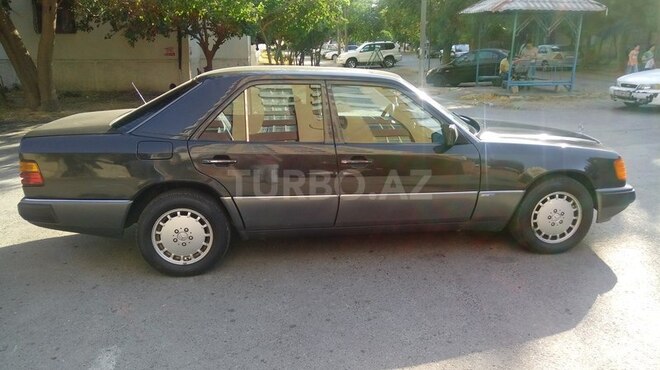 Mercedes E 200 1989, 110,562 km - 2.0 л - Bakı