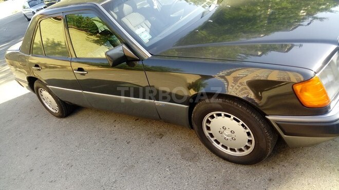 Mercedes E 200 1989, 110,562 km - 2.0 л - Bakı
