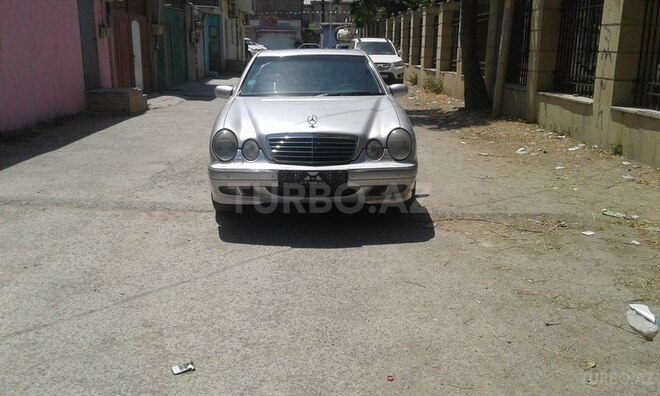Mercedes E 280 2000, 235,000 km - 2.8 l - Bakı