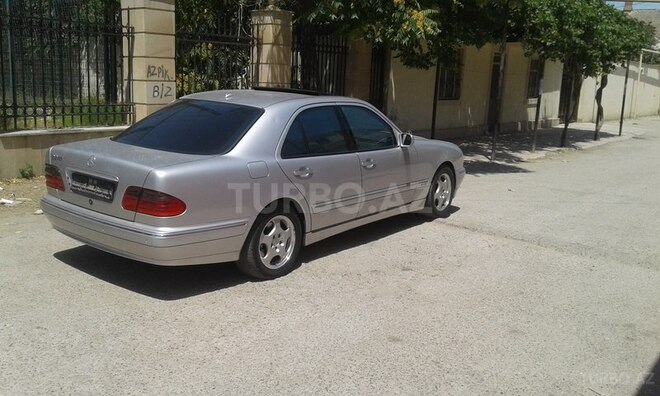 Mercedes E 280 2000, 235,000 km - 2.8 l - Bakı