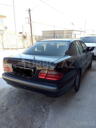 Mercedes E 220 2000, 268,000 km - 2.2 l - Bakı