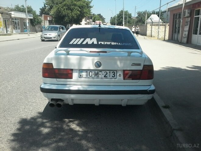 BMW 525 1989, 300,000 km - 2.5 l - Xudat