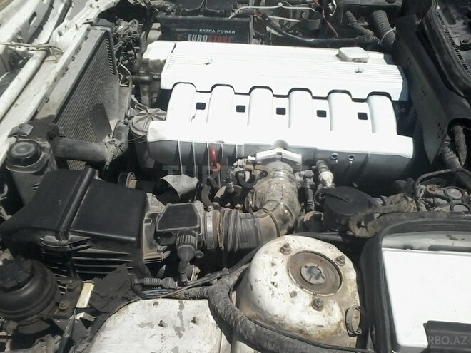 BMW 525 1989, 300,000 km - 2.5 l - Xudat