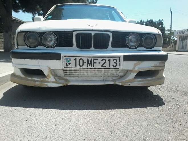 BMW 525 1989, 300,000 km - 2.5 l - Xudat