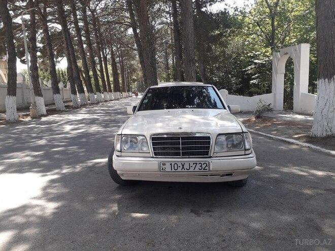 Mercedes E 250 1994, 320,000 km - 2.5 l - Sumqayıt