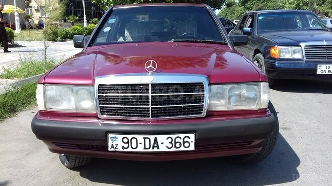 Mercedes E 200 1992, 256,981 km - 2.0 л - Biləsuvar
