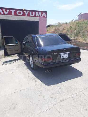 Mercedes E 320 1994, 308,167 km - 3.2 l - Şəki