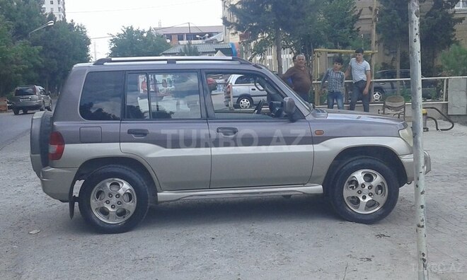 Mitsubishi Pajero io 1999, 299,000 km - 1.8 l - Bakı