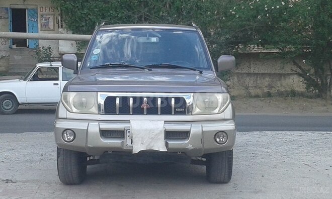 Mitsubishi Pajero io 1999, 299,000 km - 1.8 l - Bakı