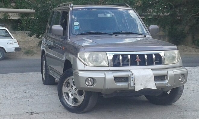 Mitsubishi Pajero io 1999, 299,000 km - 1.8 l - Bakı