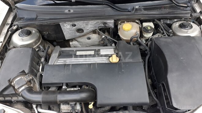 Opel Vectra 2002, 381,150 km - 2.2 л - Qazax