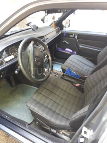 Mercedes 190 1992, 268,000 km - 2.0 l - Bakı