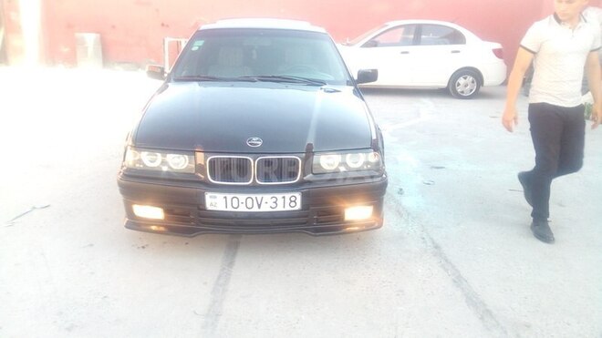 BMW 318 1994, 350,000 km - 1.8 l - Bakı