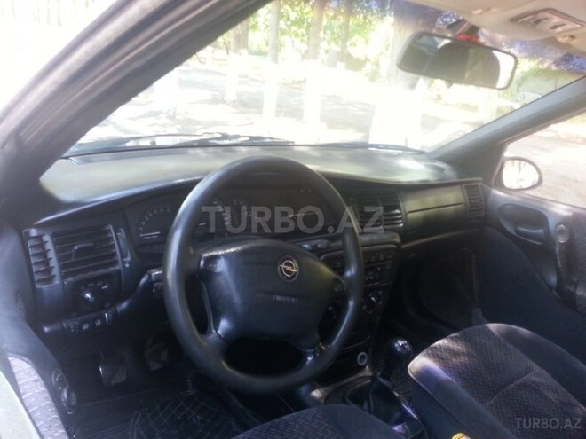 Opel Vectra 1996, 250,000 km - 2.0 l - Sumqayıt