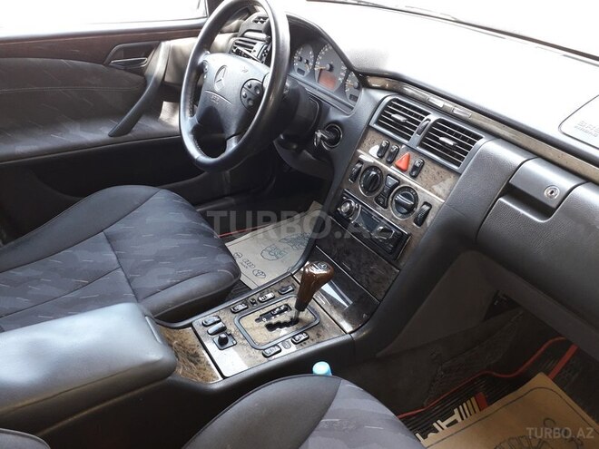 Mercedes E 240 2000, 165,000 km - 2.4 л - Şəmkir
